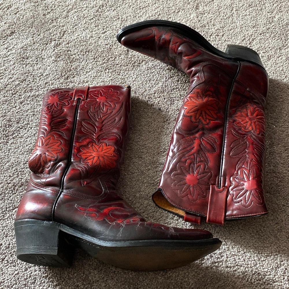 Cat’s Paw Vintage Western Cowboy Boots Red Floral Embroidered Leather SIZE 7 - Picture 2 of 16